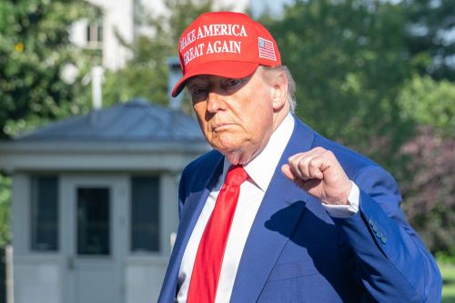 US President Donald Trump walks on the South Lawn of the White House after arriving on Marine One in Washington, DC, US, on Saturday, June 21, 2025. Trump often suggests that something will happen in "two weeks" when he's looking to buy himself some time. But his latest two-weeks declaration  on possible US military strikes in Iran  comes with unusually high stakes.  Photographer: Ron Sachs/CNP/Bloomberg