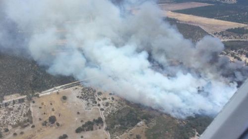 Bushfire emergency at Pinjar in Perth's north