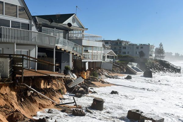 Collaroy homes hit by brutal king tides (AAP)