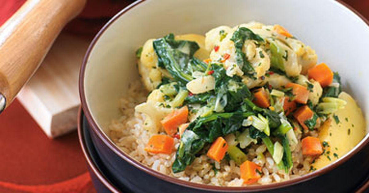 Cauliflower, spinach and potato in coconut milk - 9Kitchen