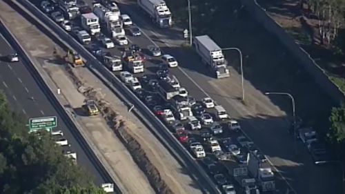 The traffic is impacting thousands of commuters trying to get home. (9NEWS)