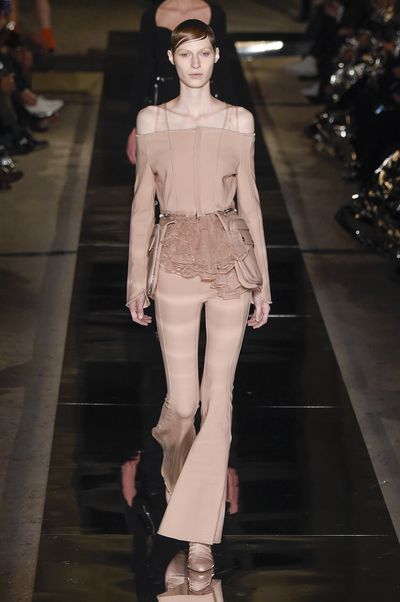 Julia Nobis in Givenchy, spring/summer '17, Paris Fashion Week