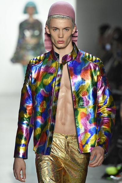 Considering his recent collaboration with MAC cosmetics, US designer Jeremy
Scott ran riot with coral lipstick on the male models in his upbeat New
York&nbsp; show.