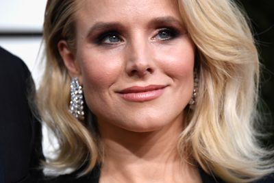 <p>Kristen Bell's was golden and gorgeous with those incredible cheekbones highlighted with a hint of rosy blush.</p>
<p>Image: Getty.</p>