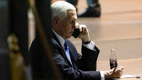 Revoltele au venit la 12 metri de locul unde se ascundea Mike Pence în timpul revoltelor de la Capitoliu.