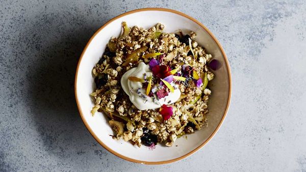 Caramelised apple and blueberry crumble bowl