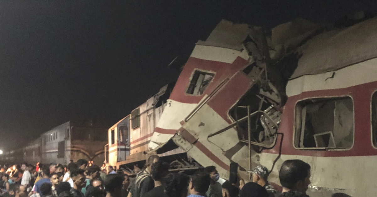 Due treni passeggeri si scontrano, uccidendo tre persone