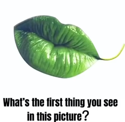 Do you see a leaf or lips