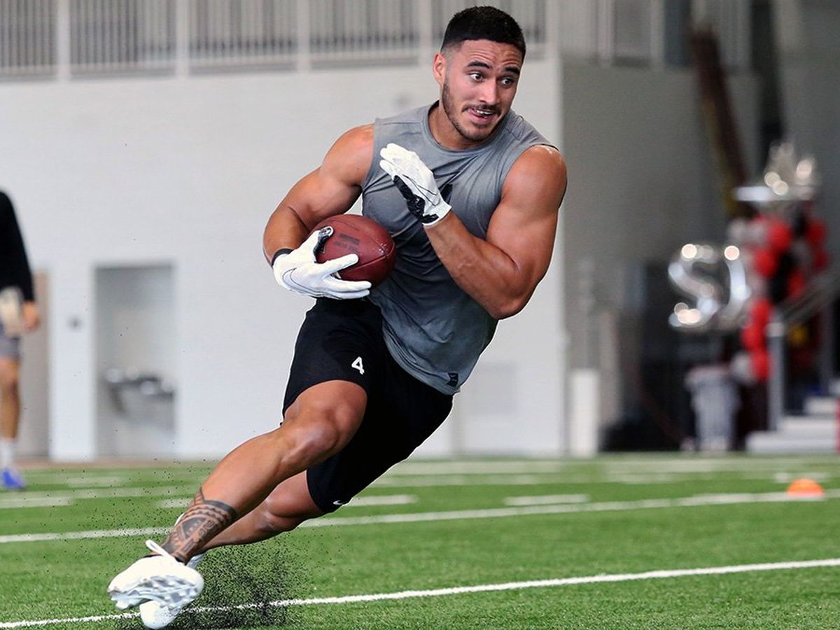 Former NRL star Valentine Holmes commits to NFL despite league