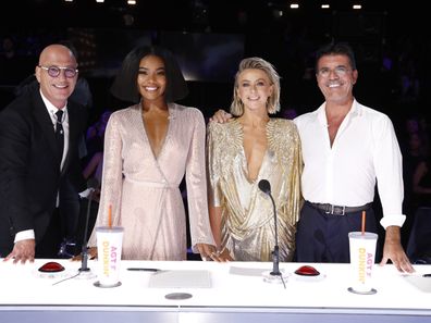 Union with her 'America's Got Talent' co-judges, Howie Mandel, Julianne Hough and Simon Cowell