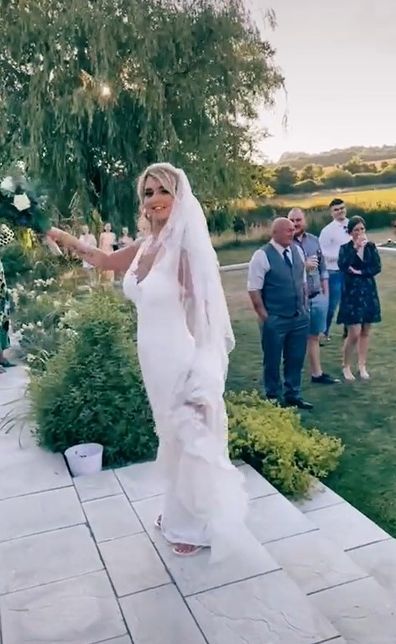 Bride orchestrates mother's proposal at her wedding. Tiktok