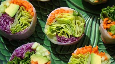 Step by step rice paper rolls