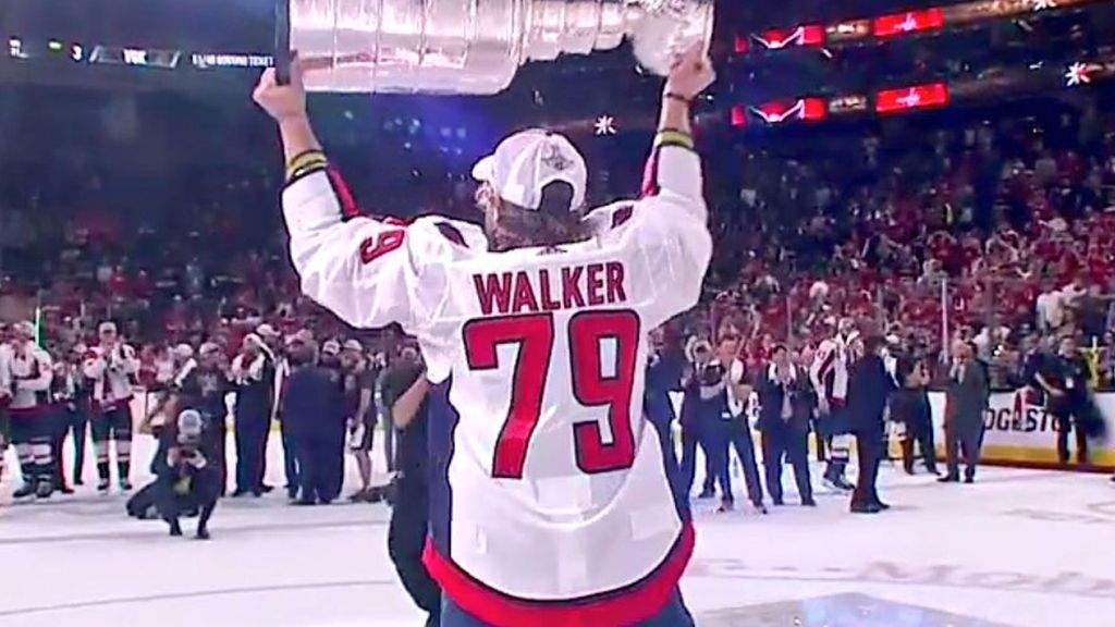 At last, Capitals hoist the Cup. ‪※6/8/2018,Washington Post‬ ‪#NHL # StanleyCup ‬ ‪…