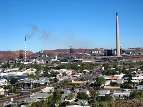 The view of Mount Isa from the lookout with its famous smokestacks. (AAP)