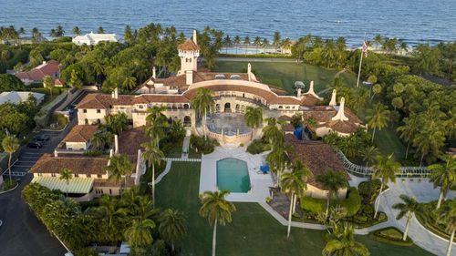 2022년 8월 10일 수요일 플로리다주 팜비치에서 도널드 트럼프 전 대통령의 마라라고 저택을 공중에서 촬영하고 있다. 