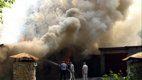 Intense shelling rocks Donetsk train station