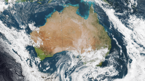 A large rain band has formed  over Western Australia threatening to dump heavy falls over the state.