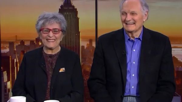 MASH actor Alan Alda's 65-year marriage began with a dropped cake - 9Honey