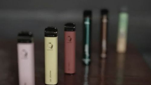 Deadly chemicals found in some vape liquids prompts warning as hospitalisations rise