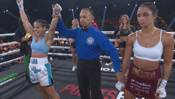 LIVE: 'Ultra brave' Aussie falls short in world title bout
