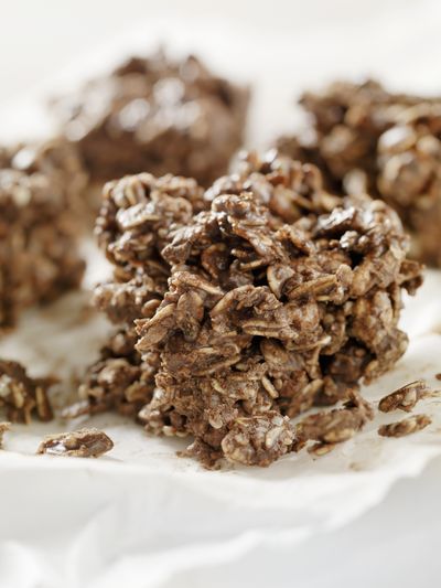 Protein and rolled oat clusters