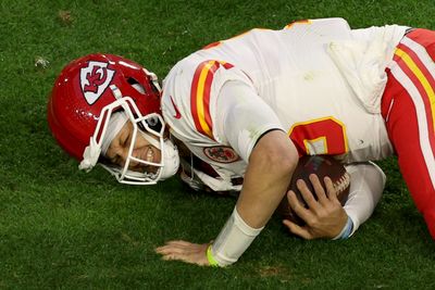 Mahomes in agony after tackle