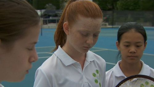 Alice Wilson, Susannah Lutze and Mikayla Lee have invented a new way to keep score during tennis matches. (9NEWS)