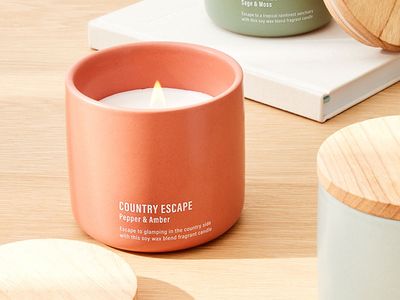Country escape fragrant candle