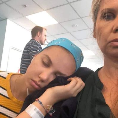 Teen cancer patient Molly Dawson with her mother.