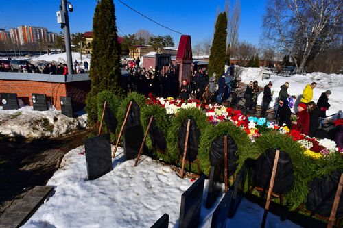 Alexey Navalny's funeral saw heavy security in place but there were also defiant chants from the crowd.