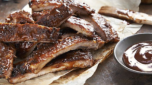 Sticky bourbon barbecue ribs