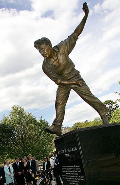 The statue of legendary cricket all-rounder Keith Miller.  (AAP)