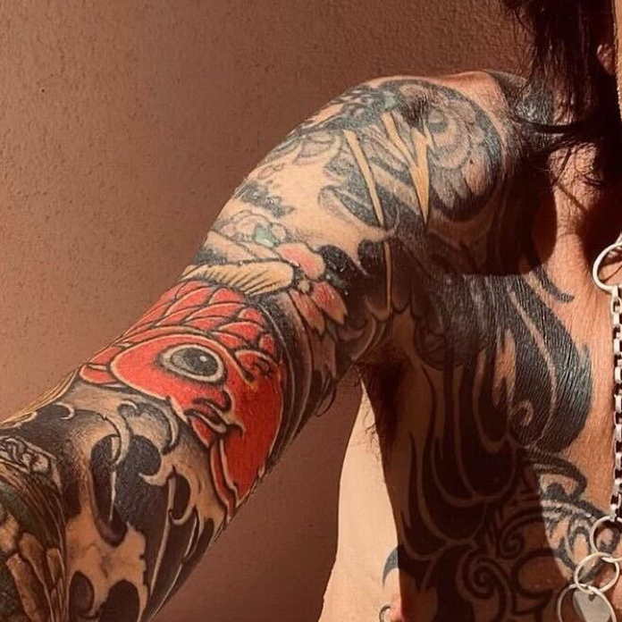 Tommy Lee addresses his uncensored nude photo on Instagram, explains why he  posted it - 9Celebrity