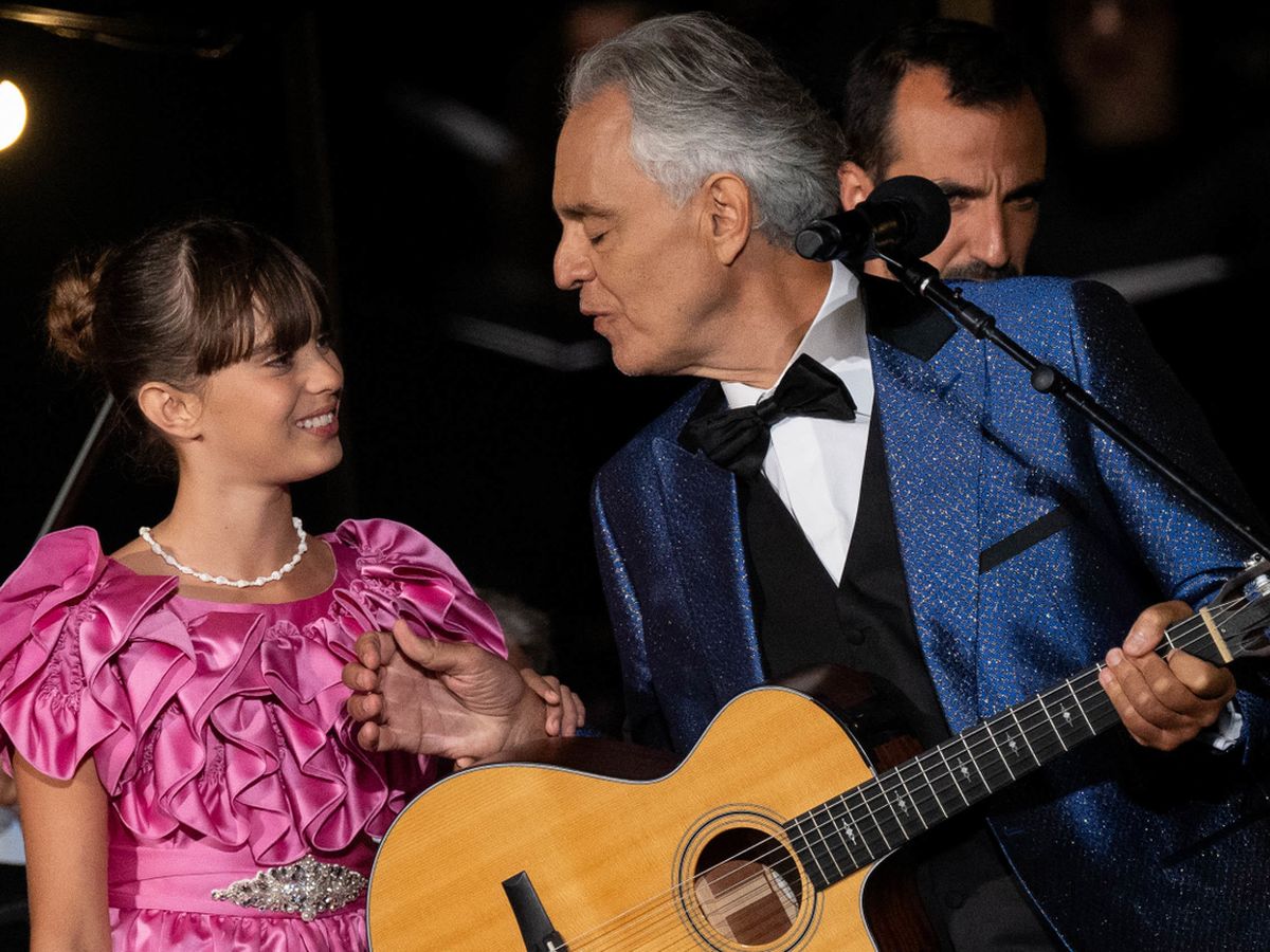 Andrea Bocelli sings with his daughter as he makes history with London  performance - 9Celebrity