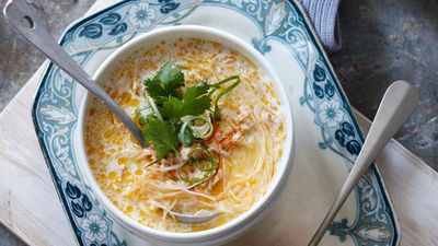 Thai chicken broth with vermicelli noodles