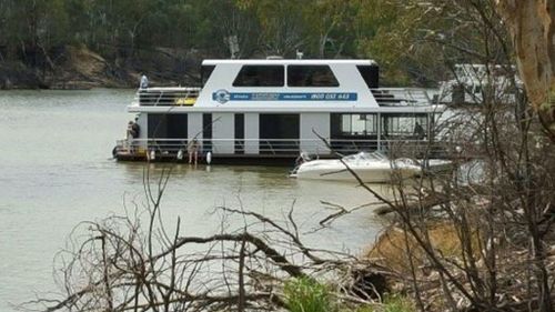 The 25-year-old plunged from the side of the houseboat. (Twitter, @KateMcG6)