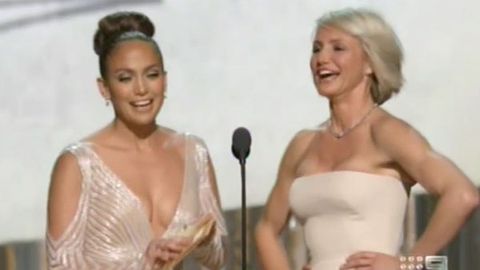 Video: Did Jennifer Lopez have a nipple slip on the Oscars red