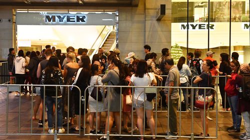 South Australian shoppers will have more time to spend up with suburban stores allowed to trade on Boxing Day.