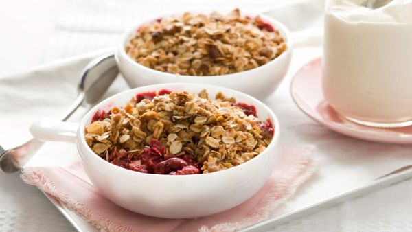 Cherry & raspberry oat crumble