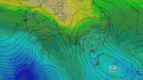 A broad high pressure system will keep skies clear along the east coast. (Weatherzone)