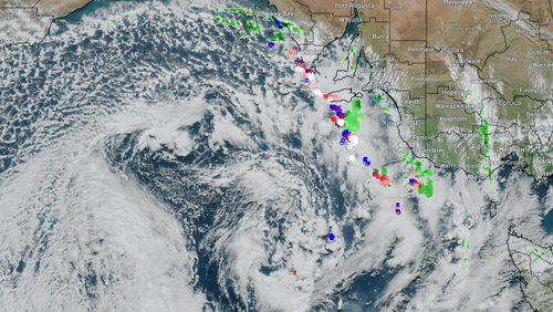 A satellite image over the Bight taken at 12:00pm ACST Sat 24th, shows the cold front beginning to cross the SA coast. 