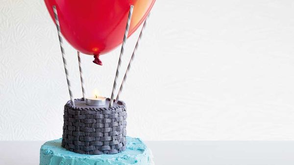 Up, up and away hot air balloon birthday cake recipe_thumb