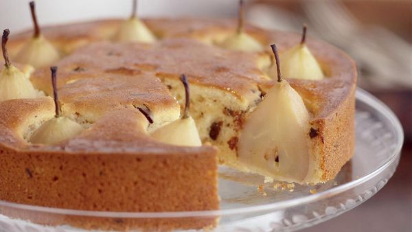 Vanilla pear almond cake