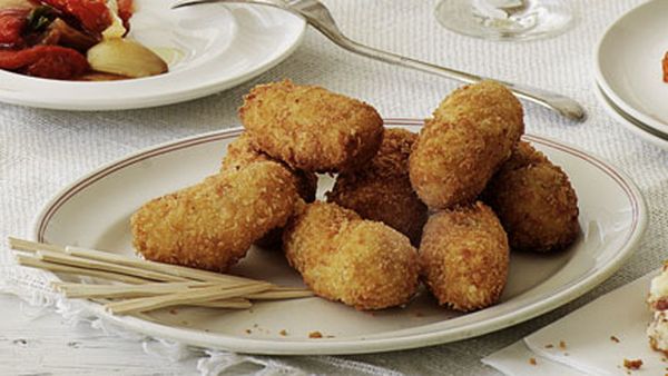 Jamón Ibérico and egg croquetas (Croquetas de jamón Ibérico con huevo)