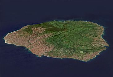 Which is the northernmost of Hawaii's eight main islands?