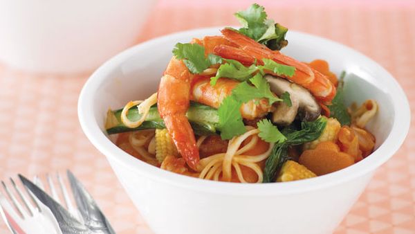 Spicy prawn, noodle and vegie bowl