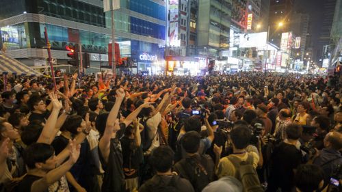 Hong Kong protesters call off government talks after clashes intensify