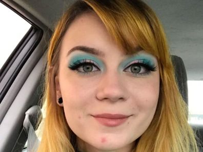 Woman’s brilliant comeback after being shamed for her bright makeup