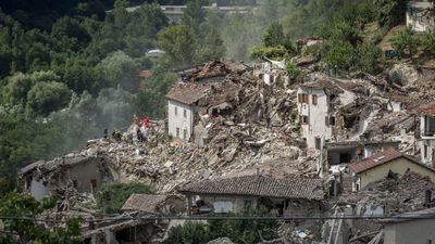 earthquake devastation powerful rocks italy scenes central after
