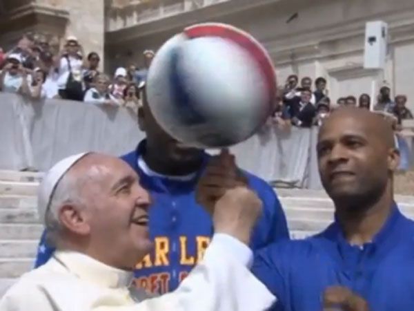 Pope becomes honourary  Globetrotter